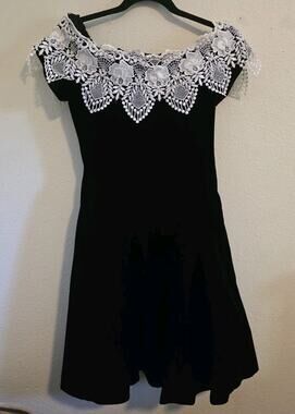 Vintage Jessica McClintock Black Dress White Lace Off Shoulder Size 6 Made in US